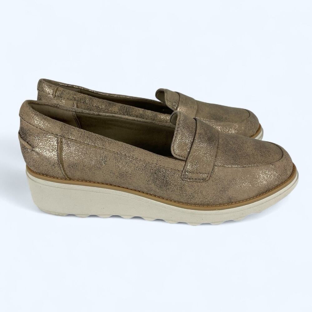 Clarks Collection Women's Sharon Ranch Gold Rubbed Leather Loafers Size 7.5 - Picture 2 of 6